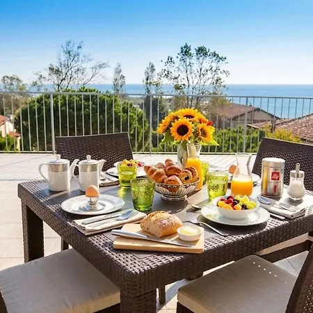 Wonderful Attic Flat With Sea View *